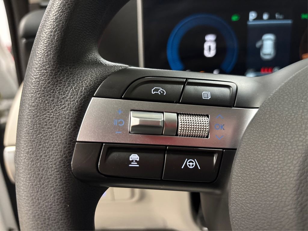 Certified 2025 Hyundai Tucson SE image 26