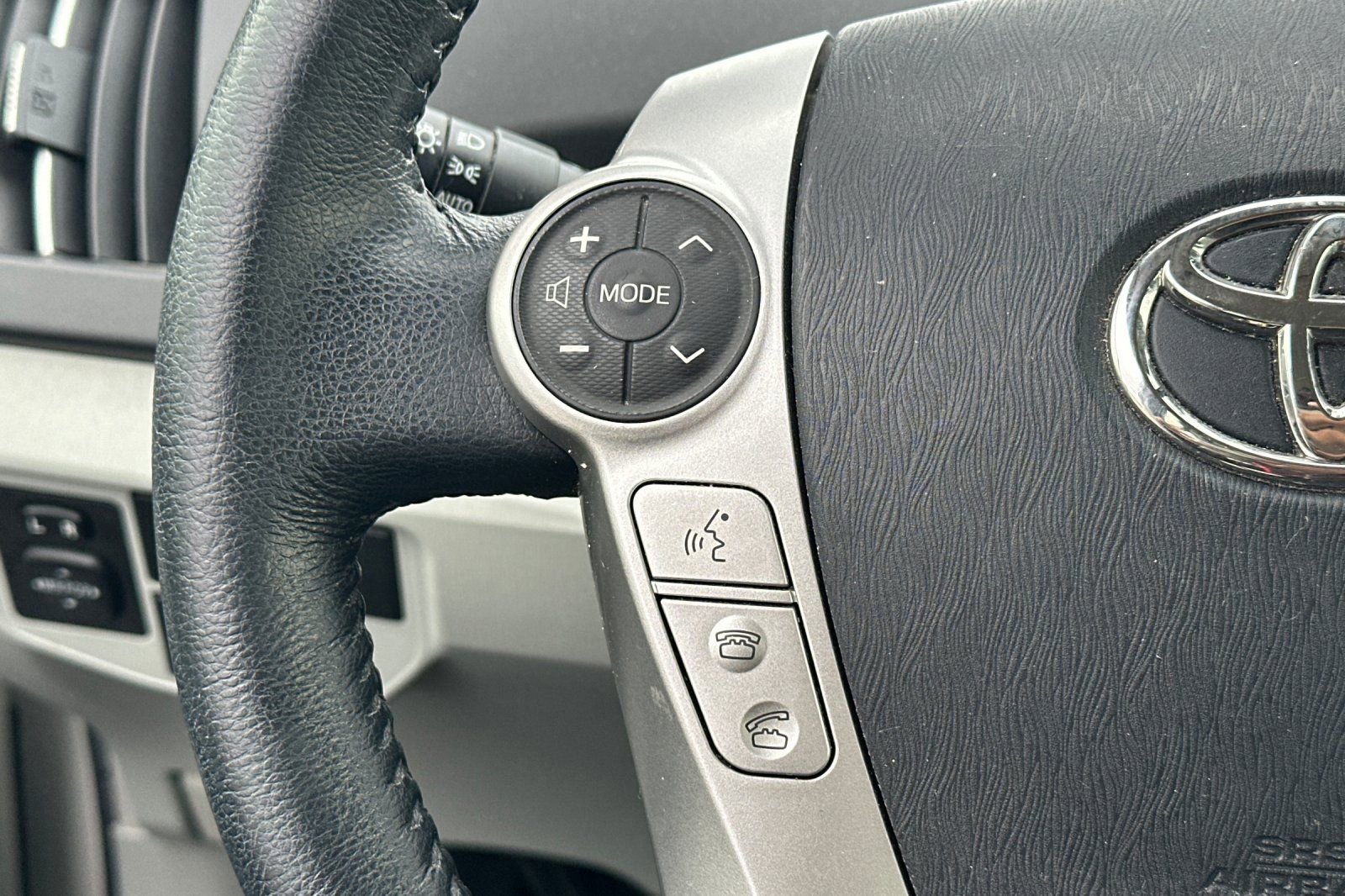 Used 2012 Toyota Prius Five image 36