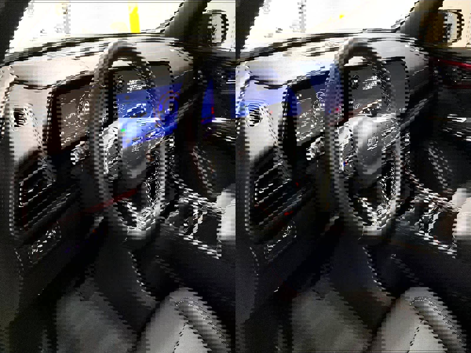 Used 2025 Chevrolet Traverse Z71 w/ Driver Confidence Package image 8