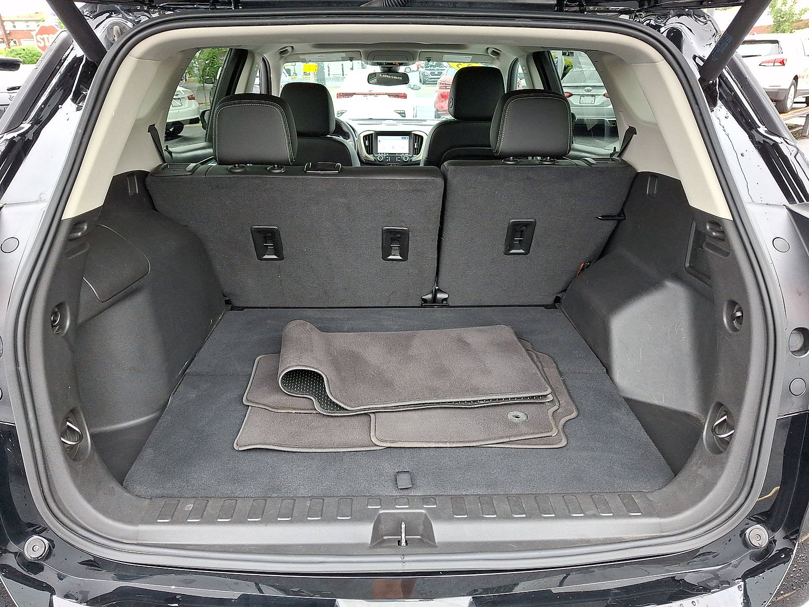 Used 2023 GMC Terrain Denali image 34