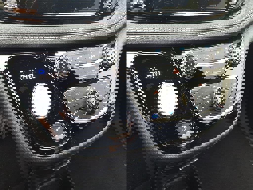 New 2026 Chrysler Pacifica Select image 10