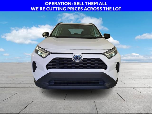 Used 2024 Toyota RAV4 LE AWD/4WD image 3
