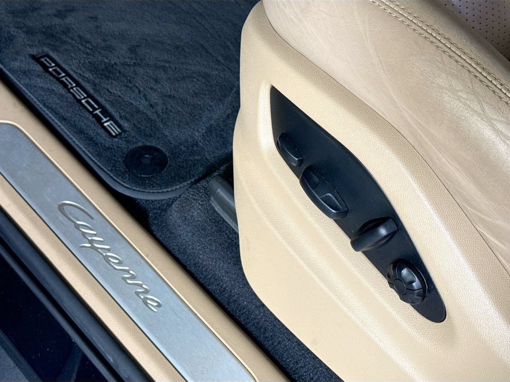 Certified 2023 Porsche Cayenne AWD/4WD image 23