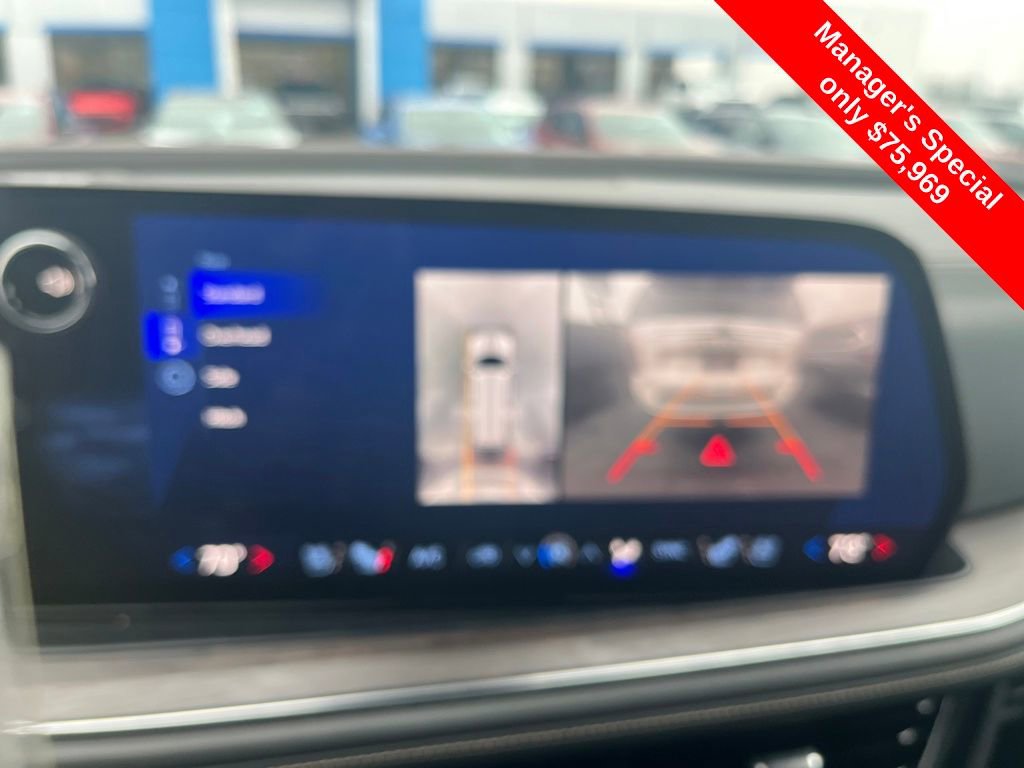 Used 2025 Chevrolet Suburban Premier image 16