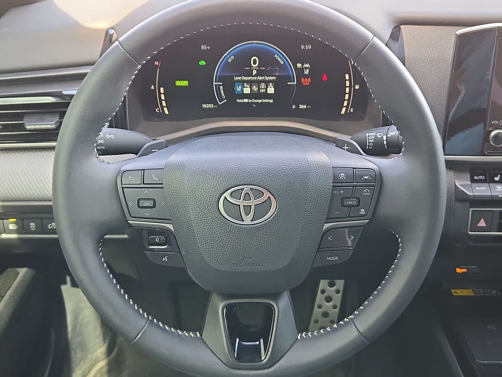 Used 2025 Toyota Camry SE w/ Convenience Package FWD image 22