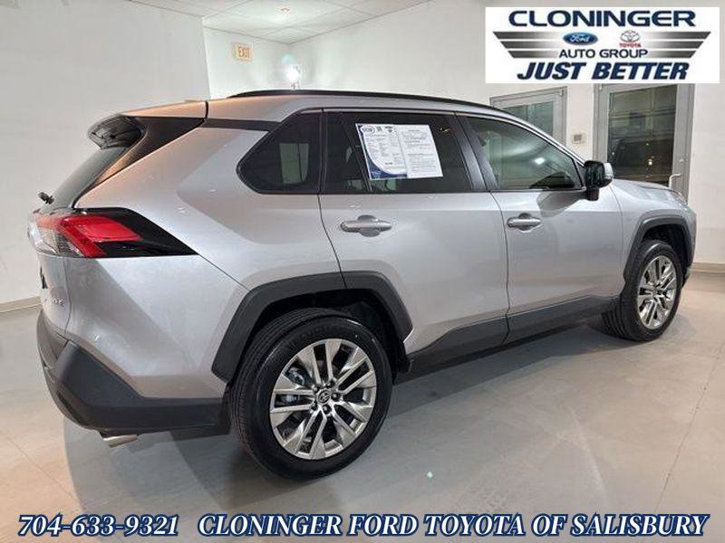 Used 2023 Toyota RAV4 XLE Premium image 18