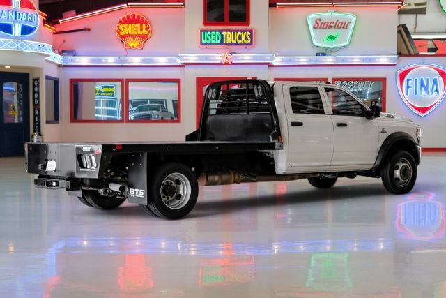 Used 2024 RAM 5500 Tradesman w/ Chrome Appearance Group AWD/4WD image 3