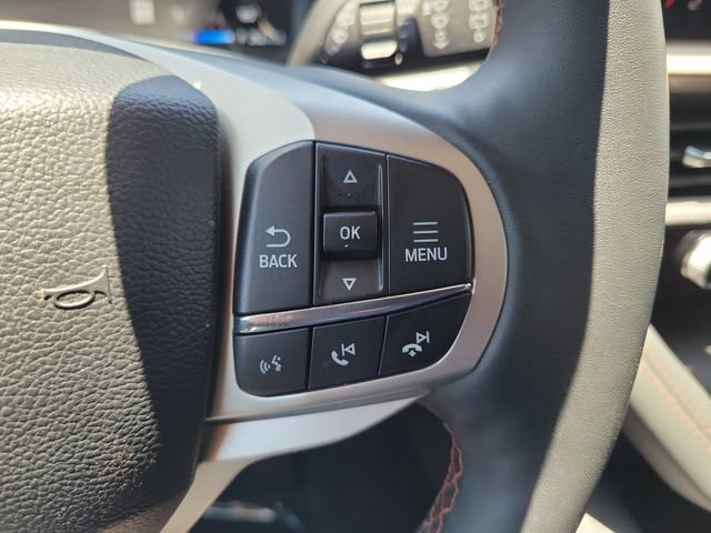 Used 2026 Ford Explorer Active w/ Active Comfort Package RWD image 6