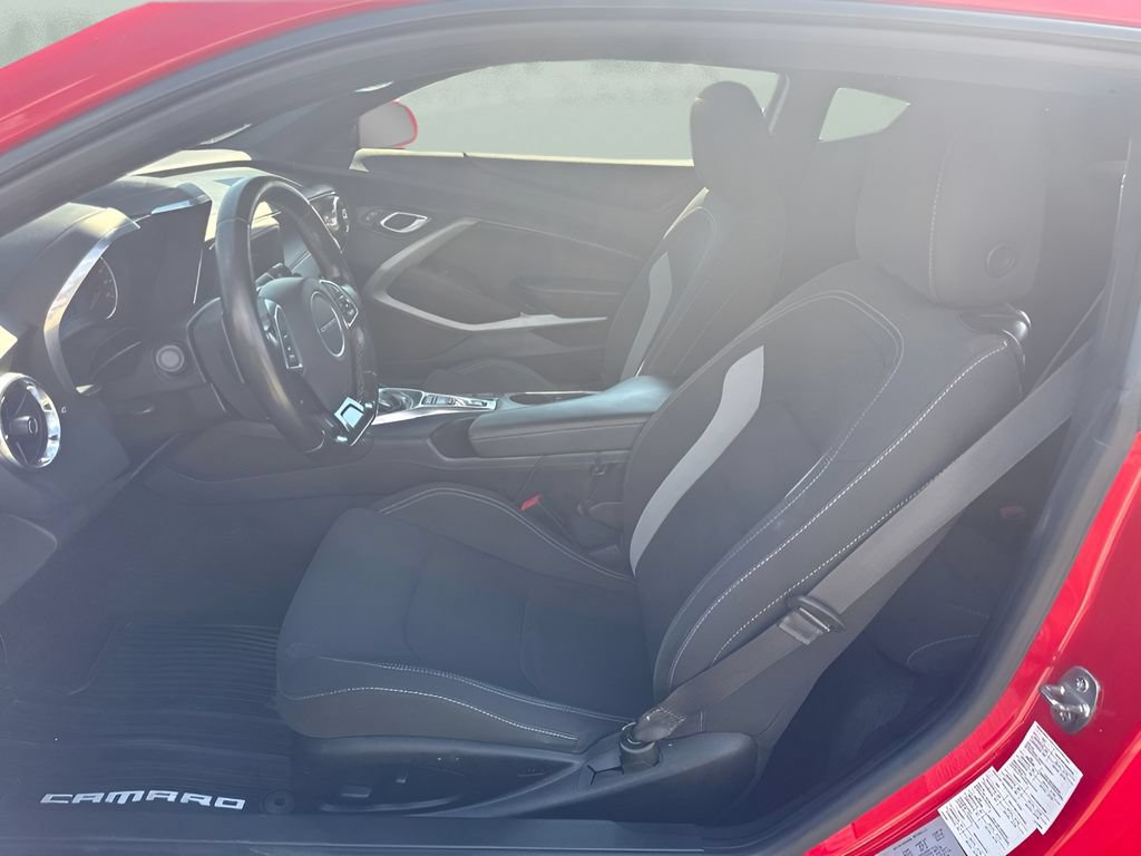 Used 2019 Chevrolet Camaro LT RWD image 9