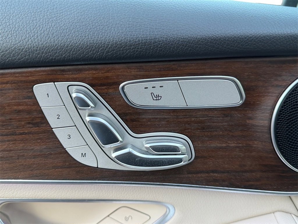 Used 2022 Mercedes-Benz GLC 300 4MATIC image 10