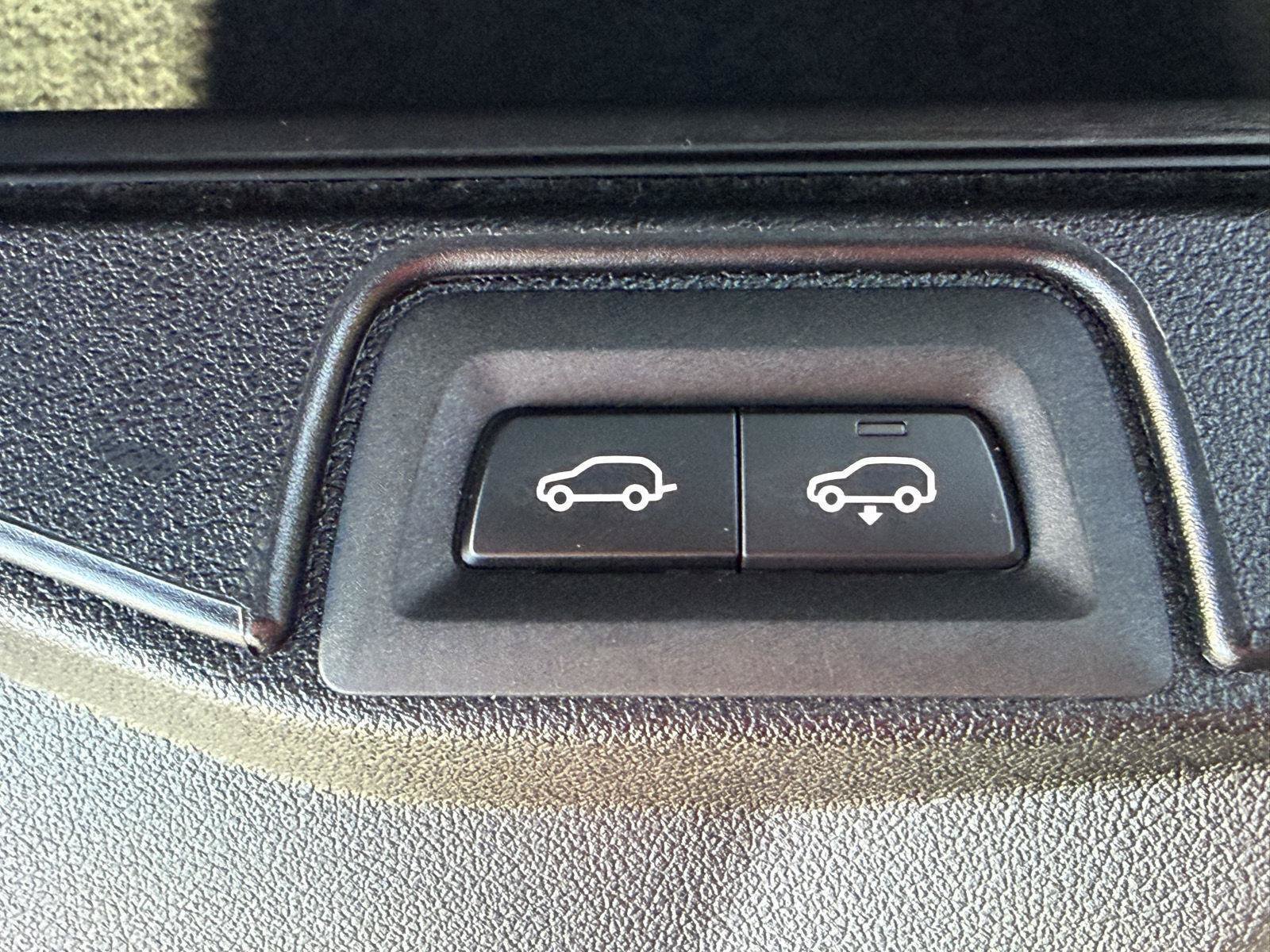 Used 2025 BMW X5 xDrive50e AWD/4WD image 37