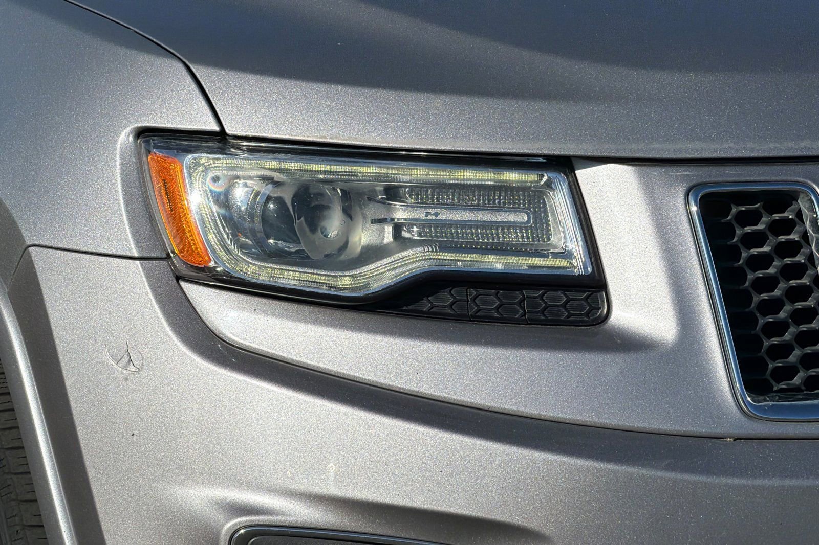 Used 2016 Jeep Grand Cherokee Overland w/ Advanced Technology Group AWD/4WD image 41
