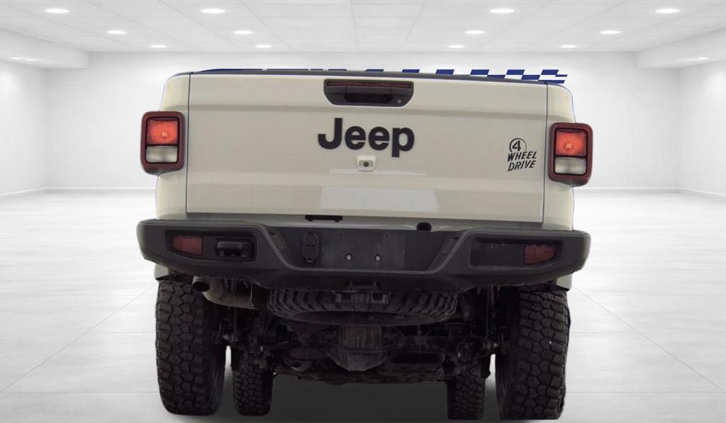 Used 2023 Jeep Gladiator Willys AWD/4WD image 8