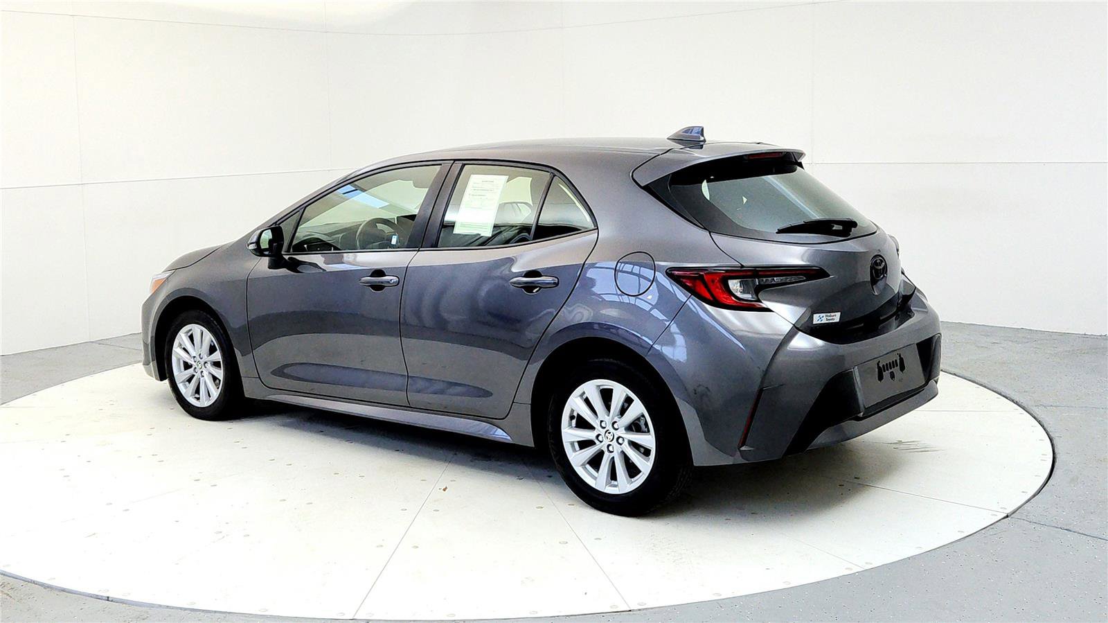 Used 2024 Toyota Corolla SE w/ SE Package image 4