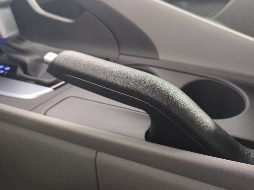 Used 2025 Hyundai Elantra Sport FWD image 26