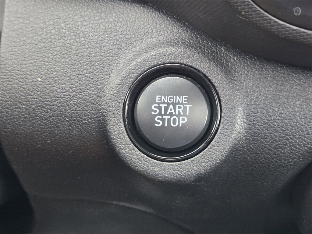 Certified 2025 Hyundai Venue SEL image 22