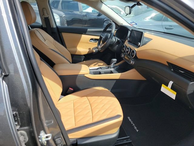 Used 2025 Nissan Sentra SV w/ SV Premium Package FWD image 5