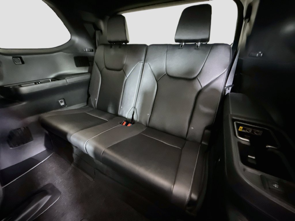 Used 2026 Lexus TX 500h AWD w/ Technology Package image 23