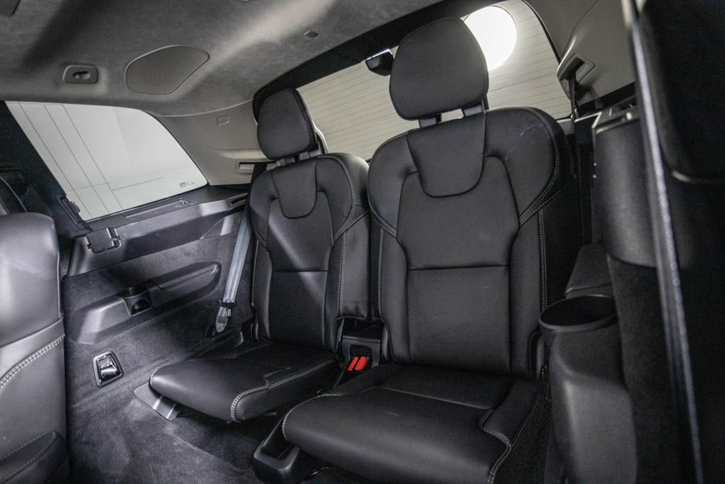 Used 2026 Volvo XC90 B6 Ultra w/ Lounge Package image 13