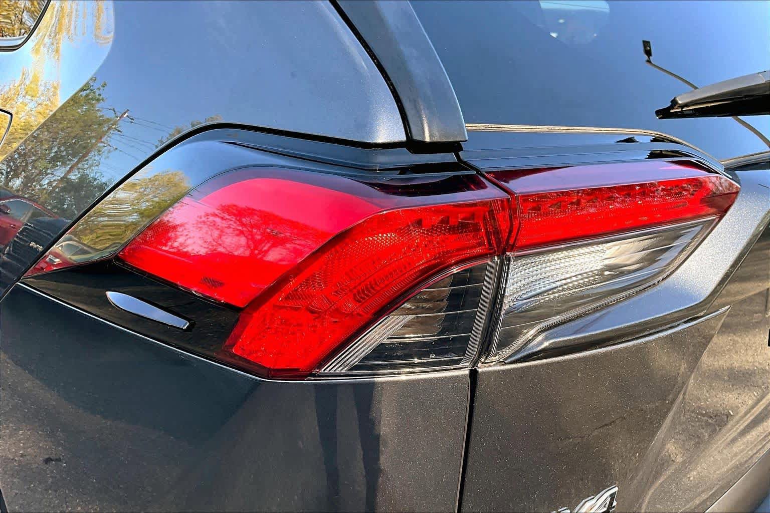 Used 2023 Toyota RAV4 XLE Premium AWD/4WD image 27