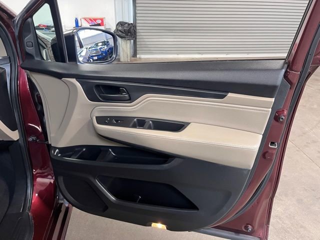Used 2018 Honda Odyssey Touring image 11