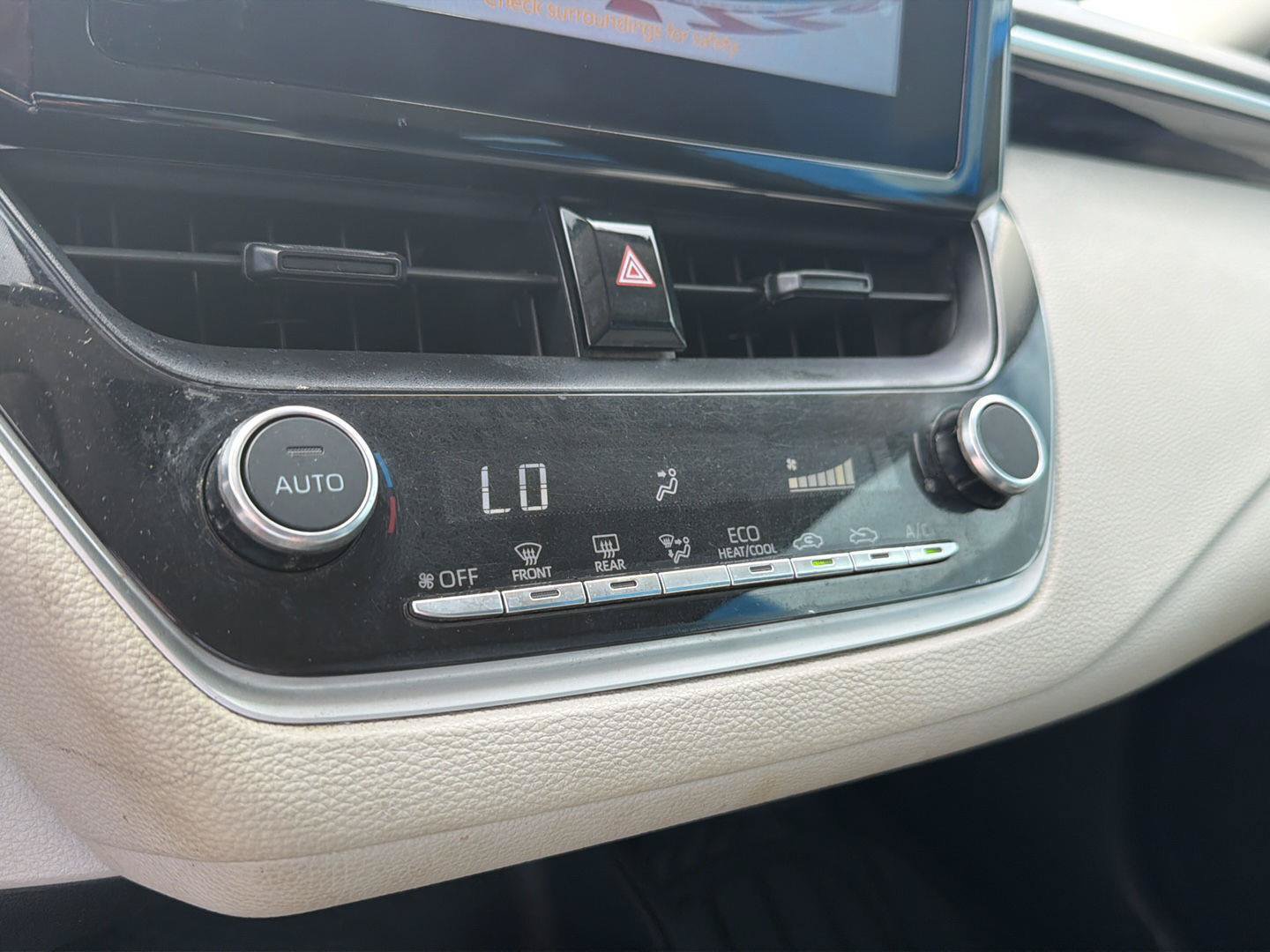 Used 2024 Toyota Corolla LE FWD image 25