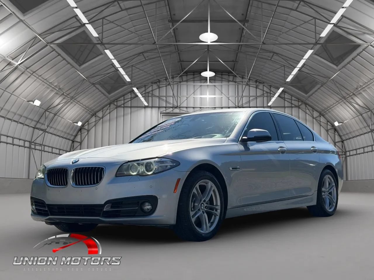Used 2016 BMW 528i xDrive Sedan AWD/4WD image 3
