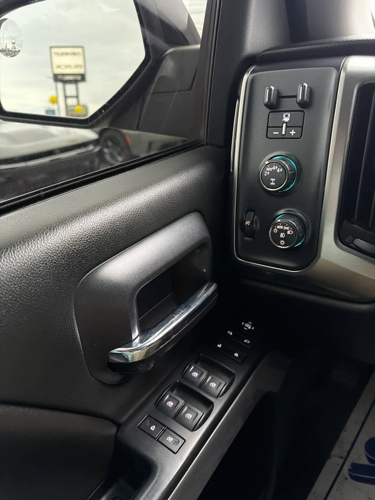 Used 2018 Chevrolet Silverado 1500 LT w/ All Star Edition image 16