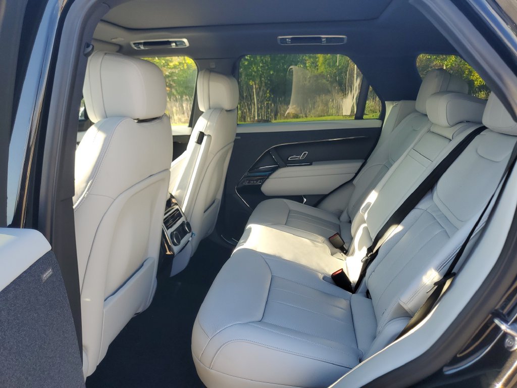 New 2027 Land Rover Range Rover Sport SE AWD/4WD image 24