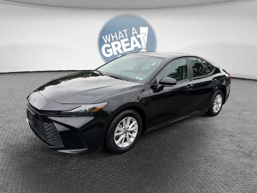 Used 2025 Toyota Camry LE FWD image 8