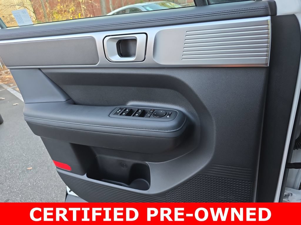 Used 2025 Hyundai Santa Fe SEL FWD image 29