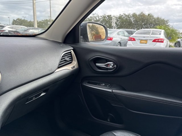 Used 2016 Jeep Cherokee Latitude w/ Comfort/Convenience Group image 26