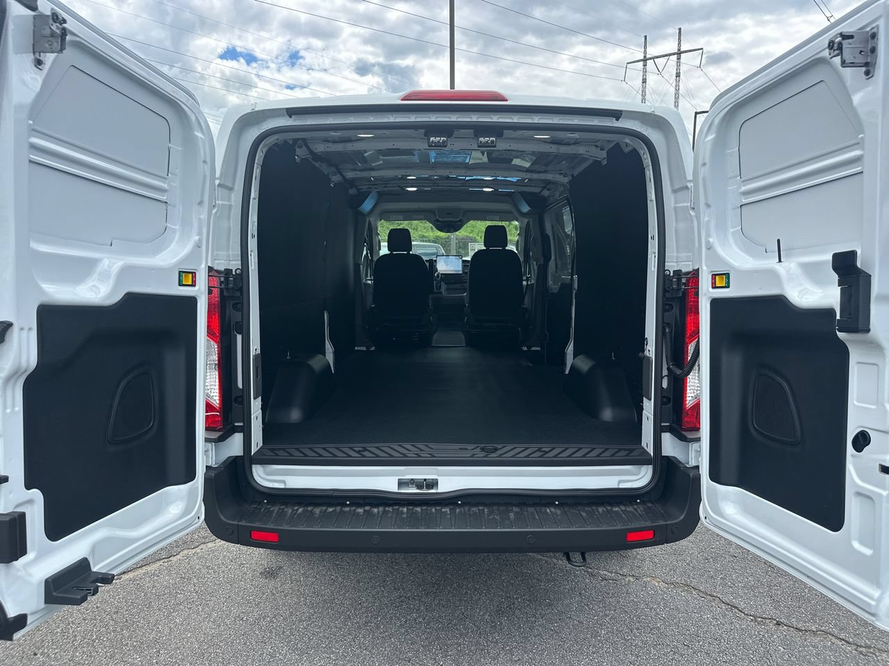 New 2026 Ford Transit 250 Low Roof w/ Load Area Protection Package RWD image 18