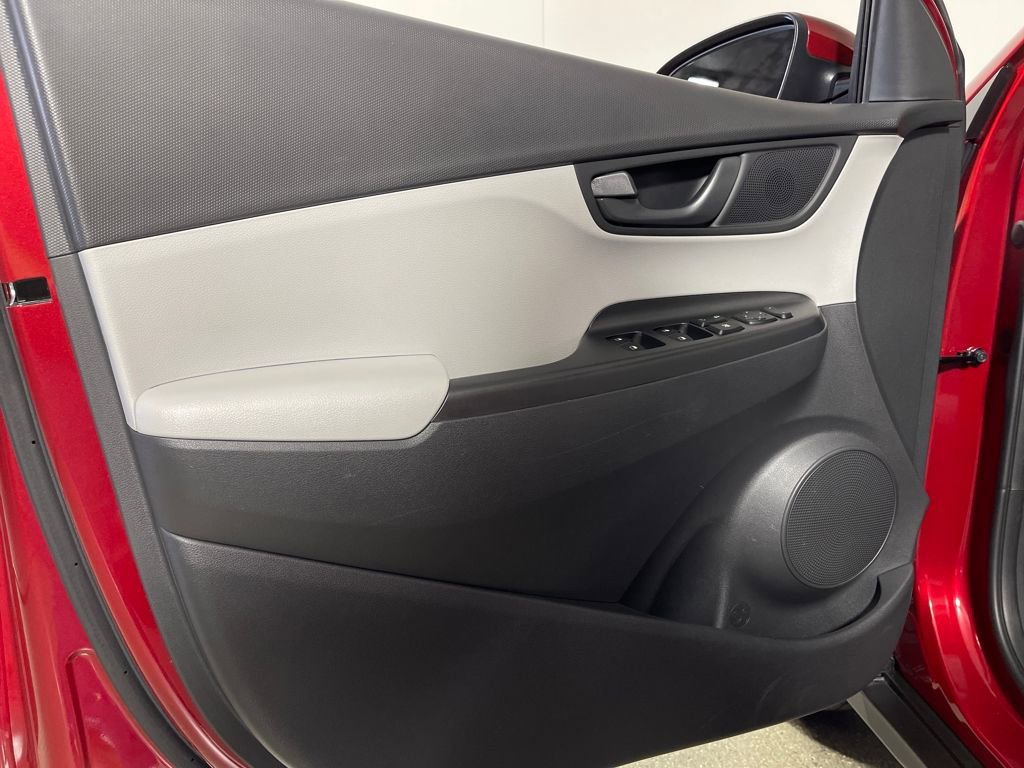 Certified 2023 Hyundai Kona SE w/ Cargo Package AWD/4WD image 19