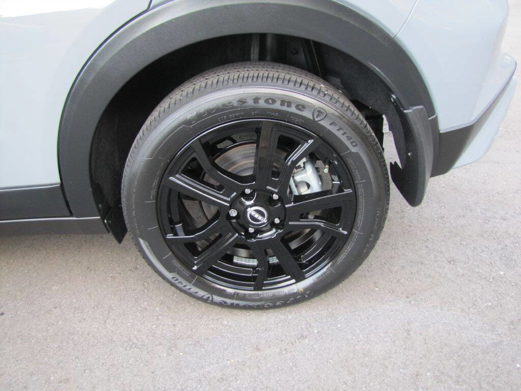 Used 2024 Nissan Kicks SR image 31