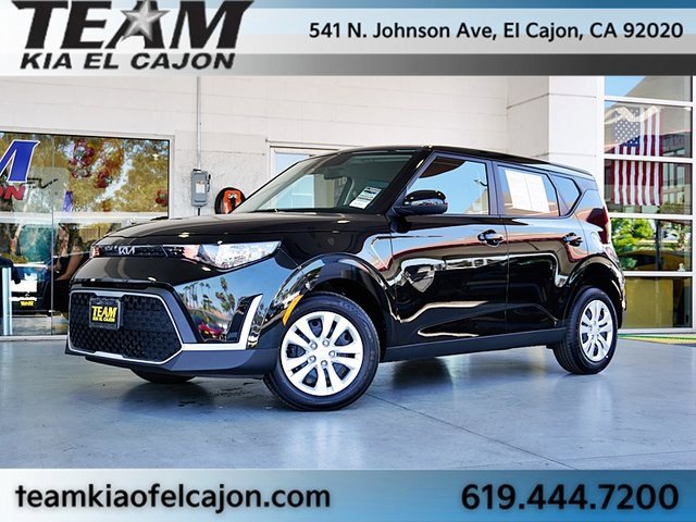 Used 2025 Kia Soul LX image 2