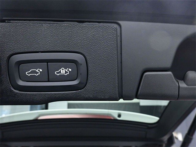 Used 2023 Volvo XC60 B5 Plus w/ Climate Package FWD image 25
