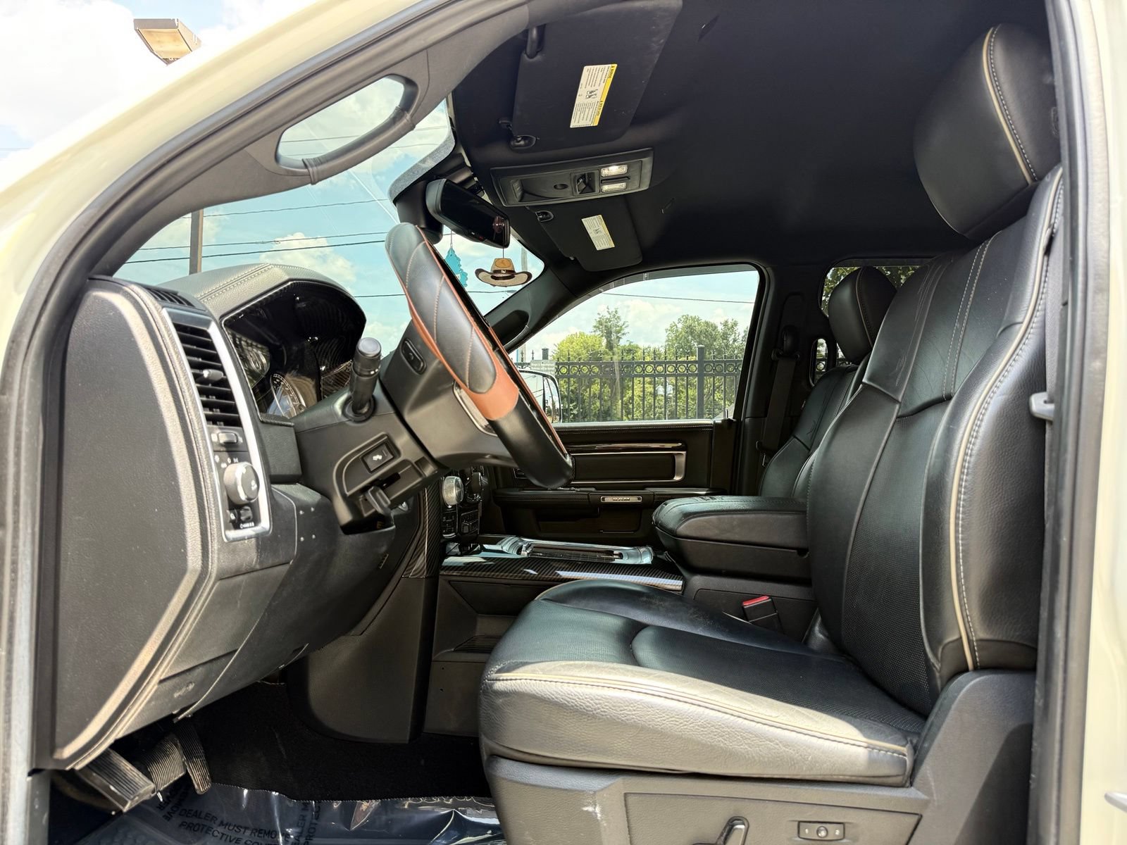 Used 2017 RAM 1500 Limited AWD/4WD image 19