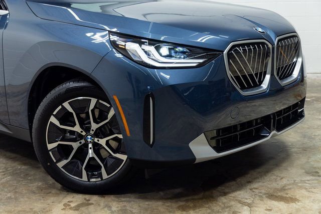 Certified 2025 BMW X3 xDrive30i image 5