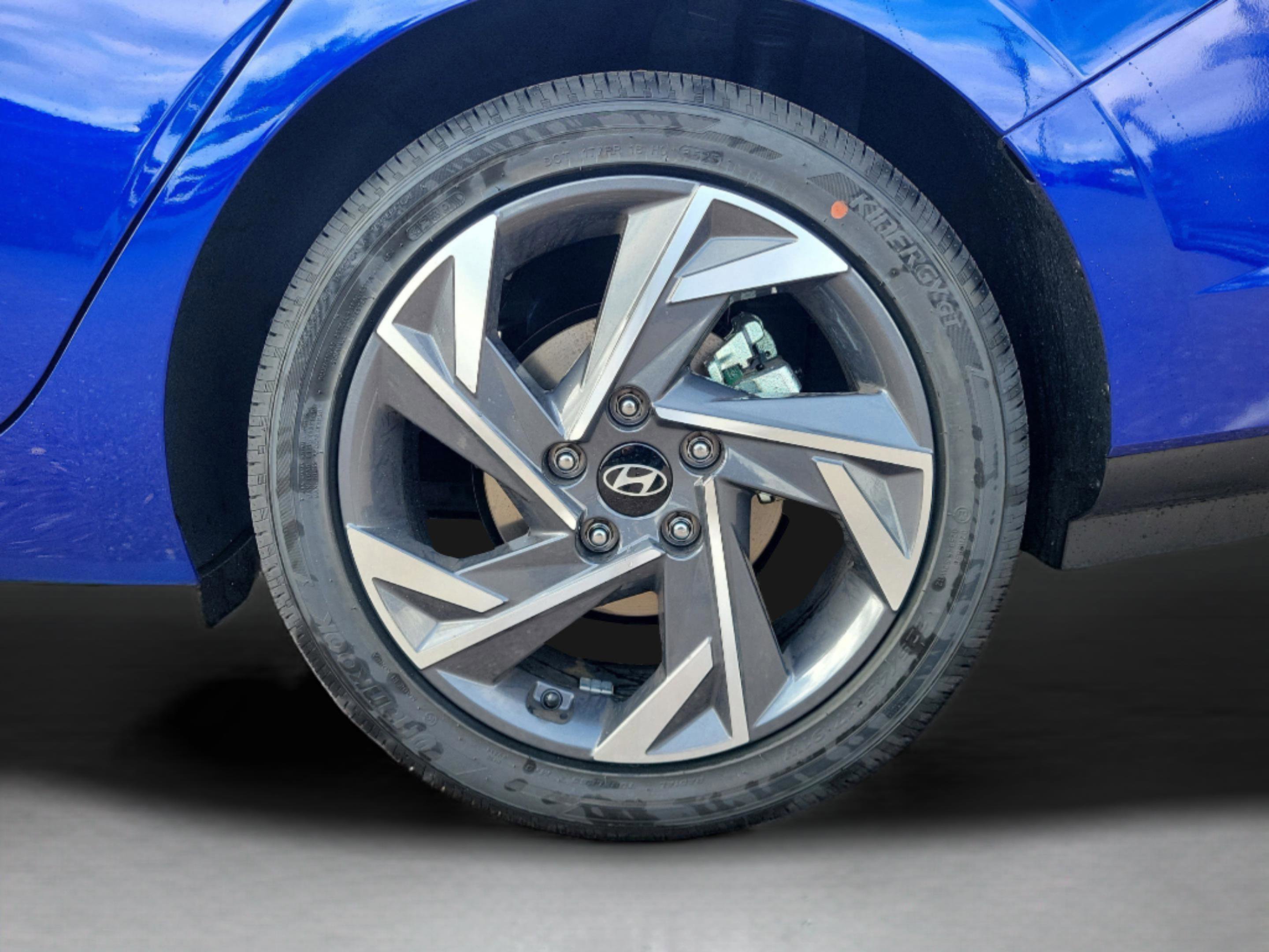 New 2026 Hyundai Elantra Limited image 25