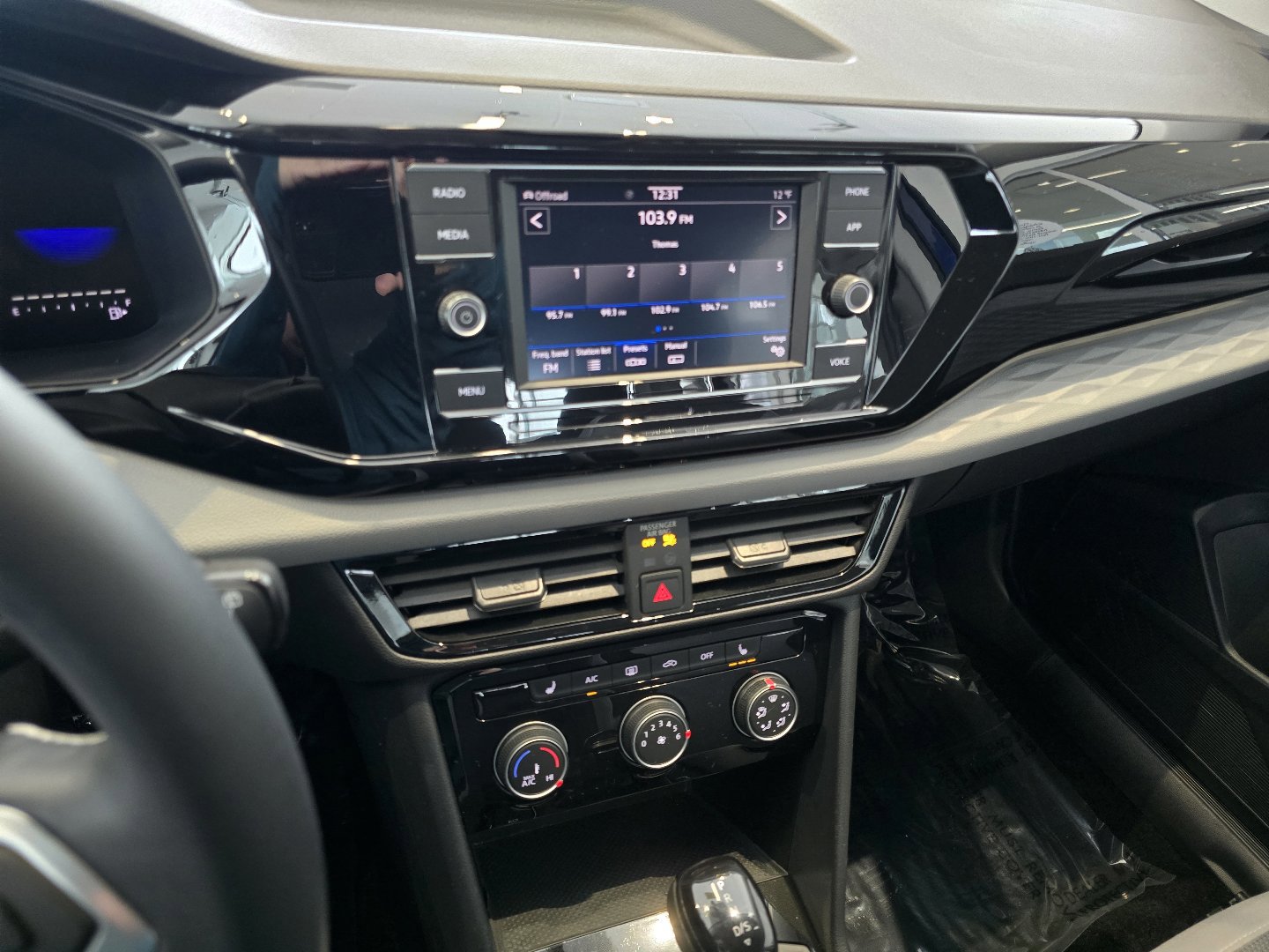 Used 2023 Volkswagen Taos S image 32