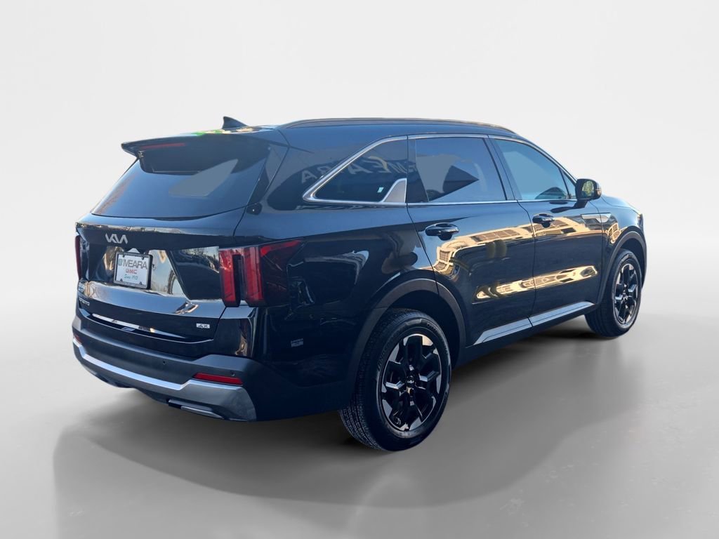 Used 2024 Kia Sorento S image 5