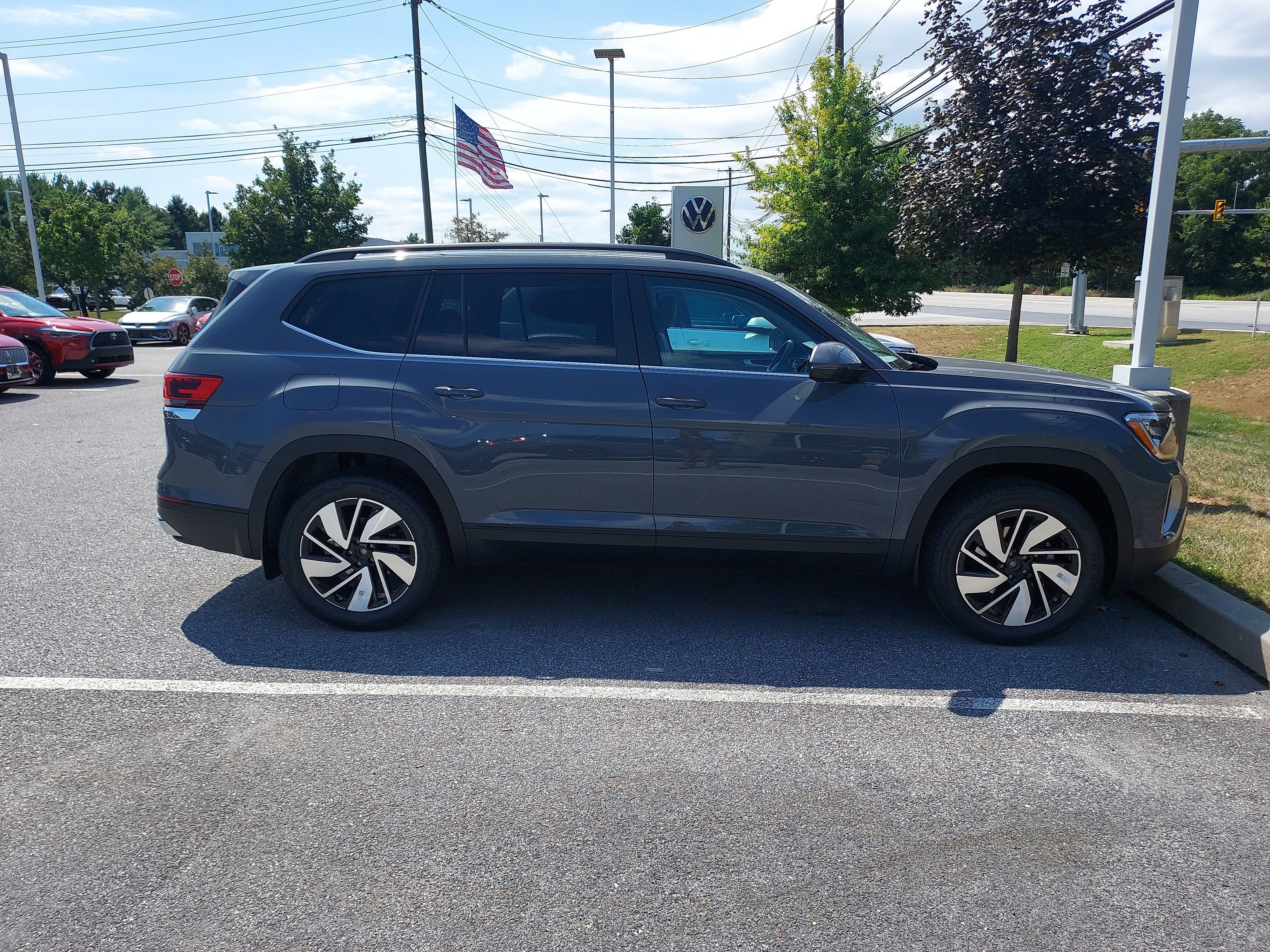 New 2026 Volkswagen Atlas SE image 8