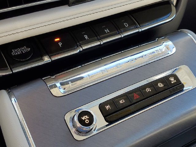 Certified 2025 Lincoln Aviator AWD w/ Jet Appearance Package image 22