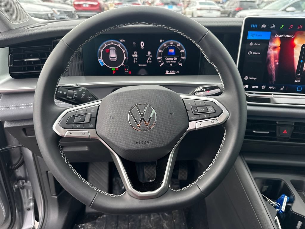 Used 2026 Volkswagen Tiguan SE AWD/4WD image 17