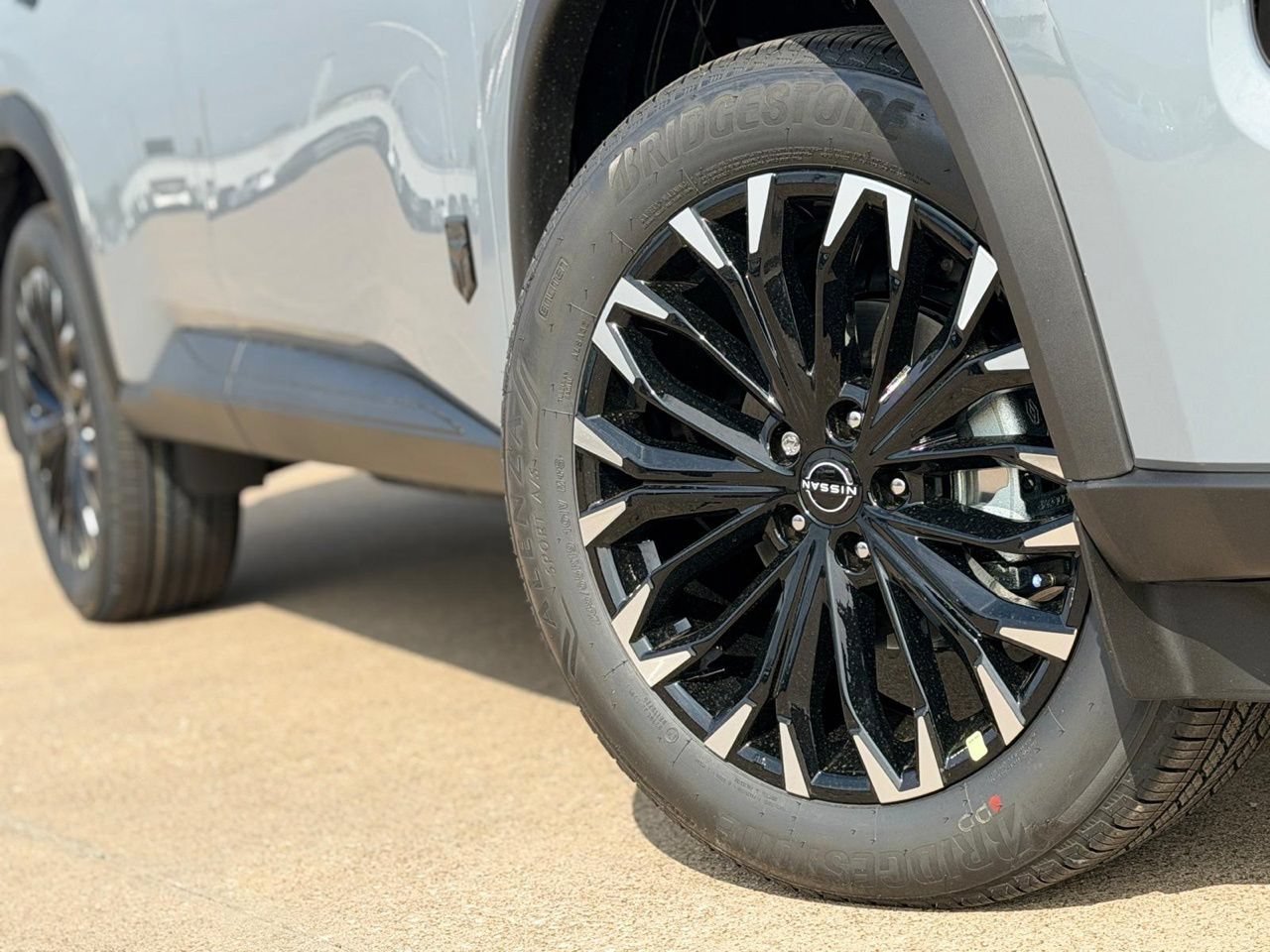 New 2026 Nissan Rogue Dark Armor FWD image 9