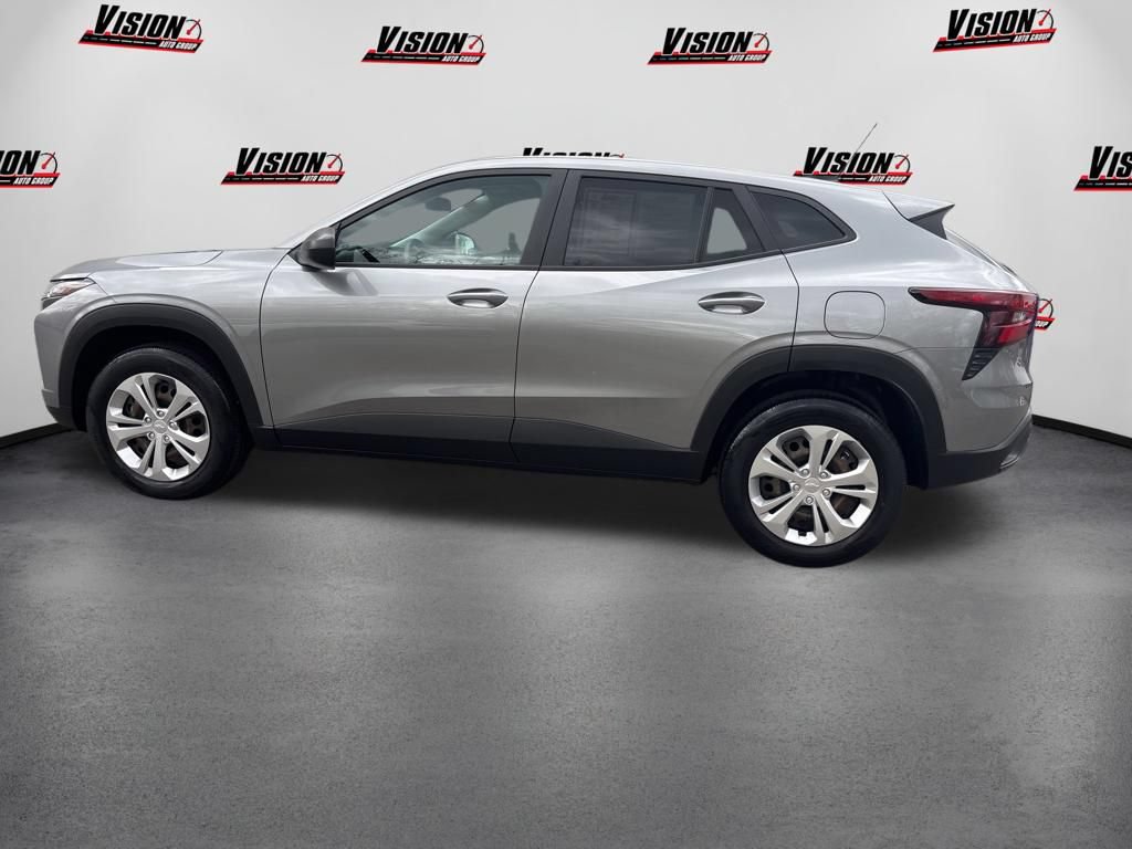 Used 2024 Chevrolet Trax LS FWD image 8