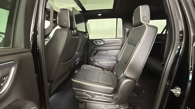 Used 2021 Chevrolet Suburban Premier w/ Premium Package RWD image 25