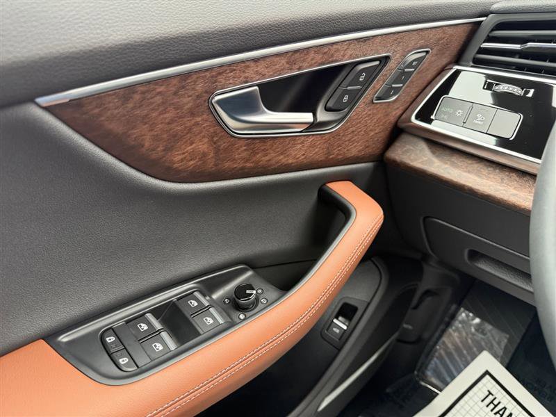 Used 2024 Audi Q8 Premium Plus w/ Premium Plus Package image 25