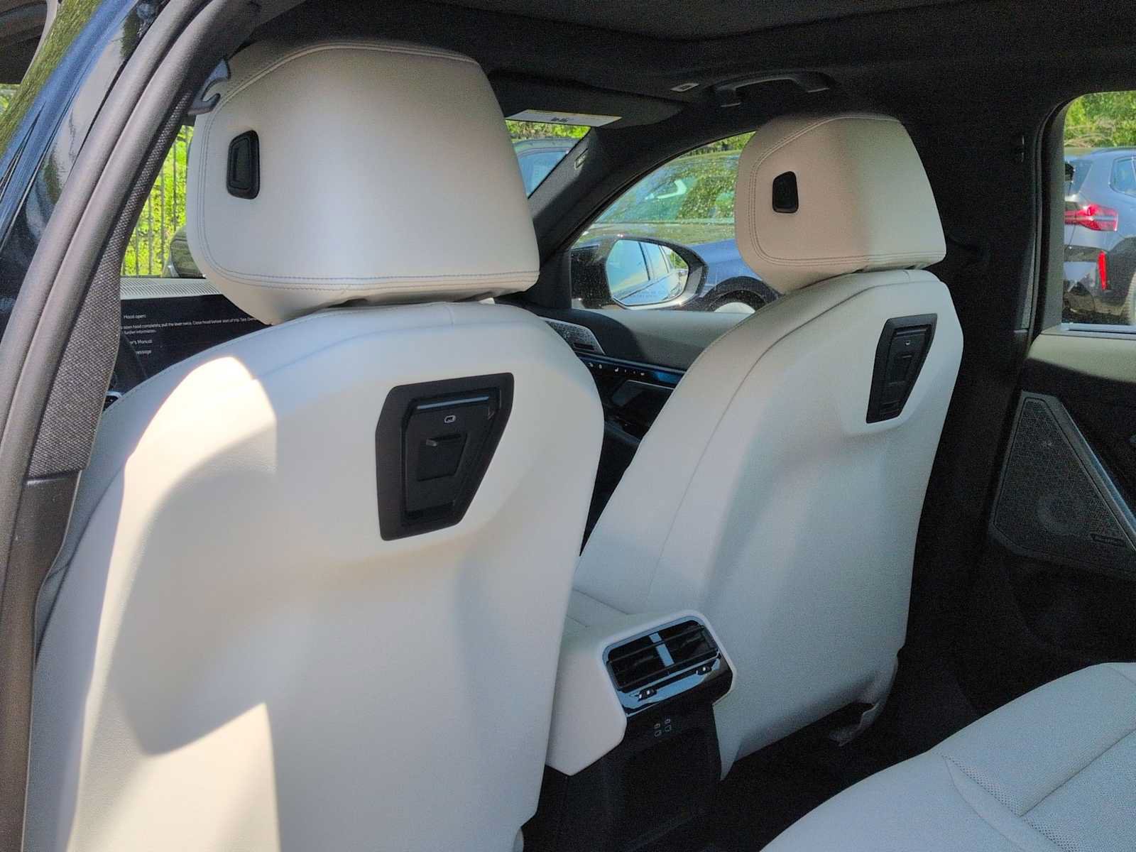 New 2026 BMW i5 w/ Executive Package AWD/4WD image 19